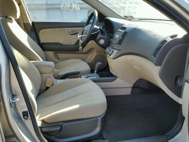 KMHDU4AD6AU895529 - 2010 HYUNDAI ELANTRA BL GOLD photo 5