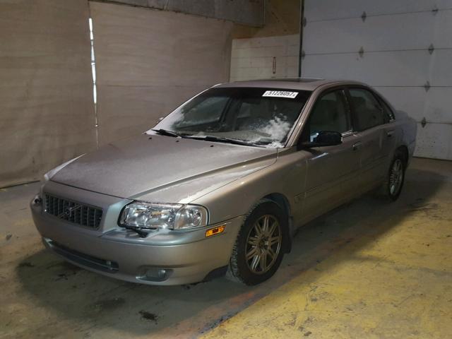 YV1TS592351414250 - 2005 VOLVO S80 2.5T SILVER photo 2