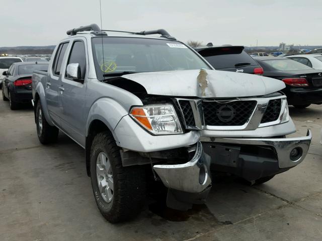 1N6AD07W27C447423 - 2007 NISSAN FRONTIER C SILVER photo 1