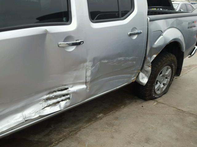 1N6AD07W27C447423 - 2007 NISSAN FRONTIER C SILVER photo 9