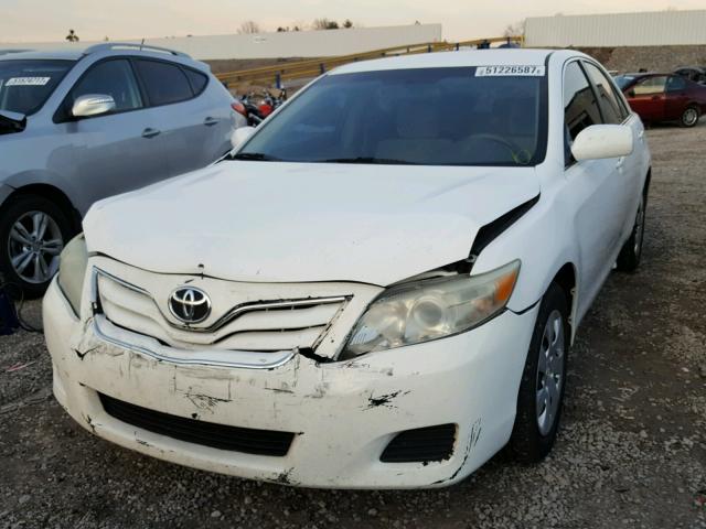 4T1BF3EK2AU577217 - 2010 TOYOTA CAMRY BASE WHITE photo 2