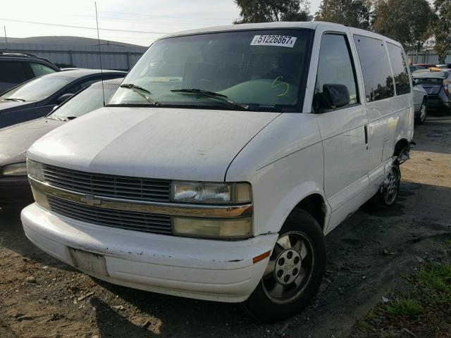 1GNEL19X93B137375 - 2003 CHEVROLET ASTRO WHITE photo 2