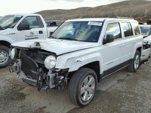 1C4NJRFB3GD712540 - 2016 JEEP PATRIOT LA WHITE photo 2