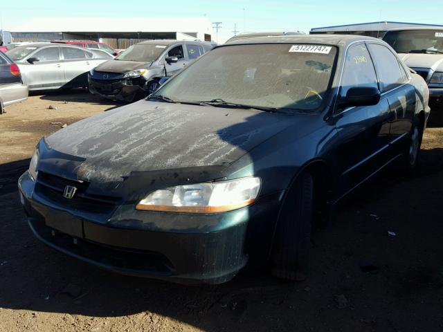 1HGCG1650WA046658 - 1998 HONDA ACCORD EX GREEN photo 2