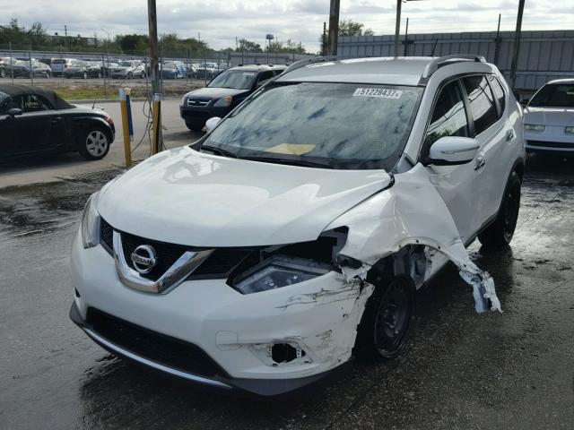 KNMAT2MT1FP581858 - 2015 NISSAN ROGUE S WHITE photo 2