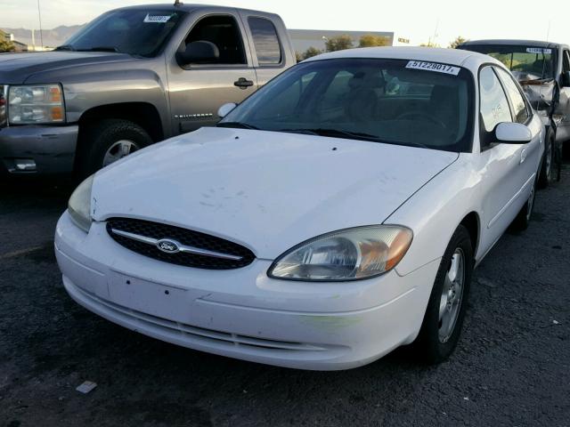 1FAFP55U2YG125556 - 2000 FORD TAURUS SES WHITE photo 2