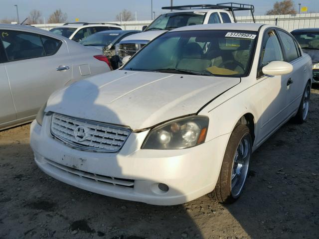 1N4AL11D55C288628 - 2005 NISSAN ALTIMA S WHITE photo 2