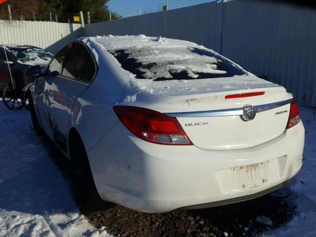 2G4GR5EKXC9156290 - 2012 BUICK REGAL WHITE photo 3