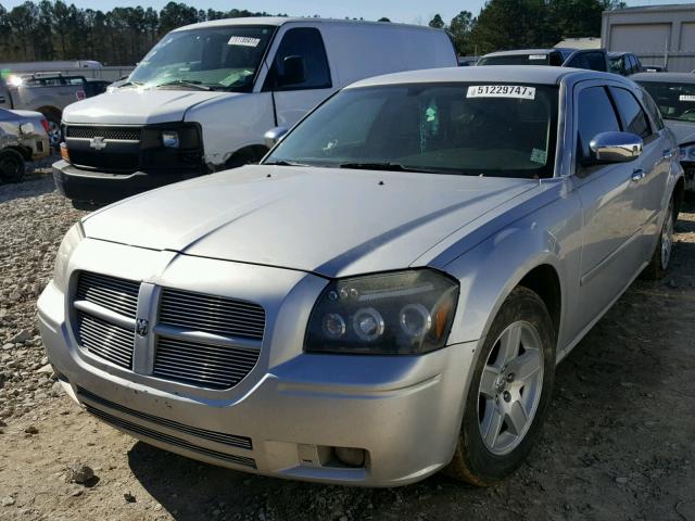 2D4FV47T36H188295 - 2006 DODGE MAGNUM SE SILVER photo 2