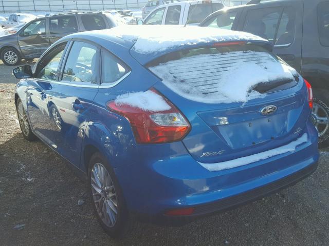 1FAHP3M25CL450702 - 2012 FORD FOCUS SEL BLUE photo 3