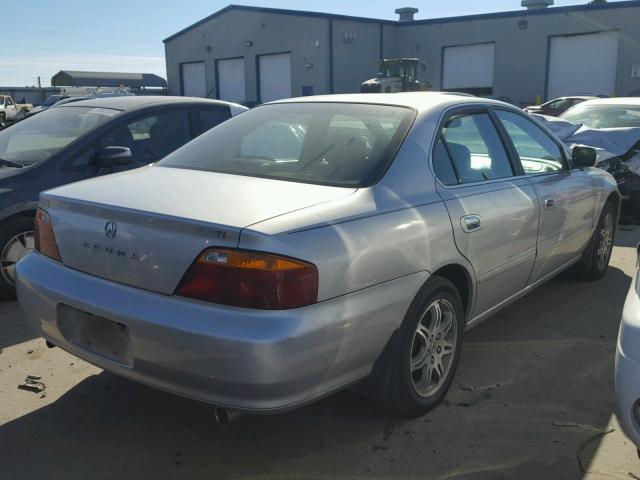 19UUA5666YA013186 - 2000 ACURA 3.2TL SILVER photo 4