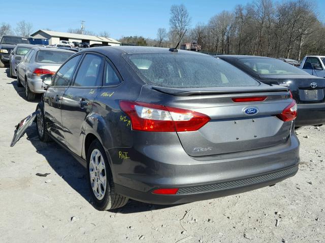 1FAHP3F29CL342435 - 2012 FORD FOCUS SE GRAY photo 3