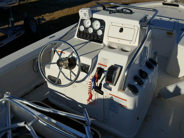 BUJ50160G910 - 2010 MAKO BOAT WHITE photo 5