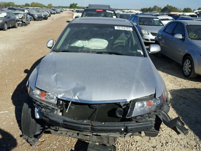 JH4CL96804C043245 - 2004 ACURA TSX SILVER photo 9