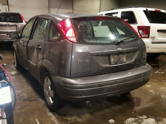 3FAFP37323R175299 - 2003 FORD FOCUS ZX5 GRAY photo 3