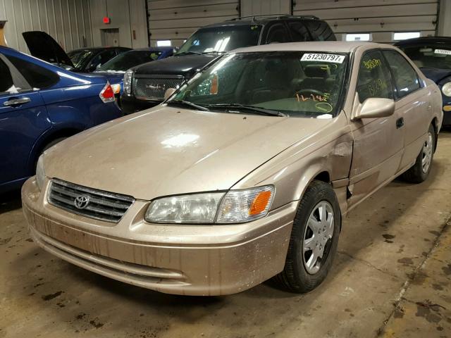 4T1BG22K51U086328 - 2001 TOYOTA CAMRY CE TAN photo 2