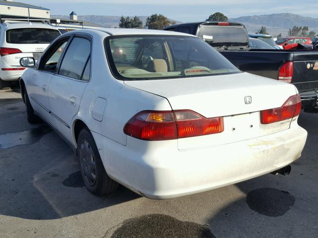 JHMCG6659XC032984 - 1999 HONDA ACCORD LX WHITE photo 3