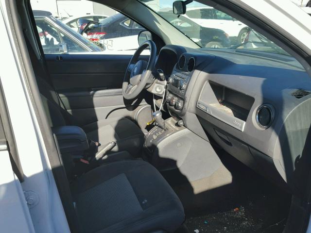 1C4NJDBB4ED879589 - 2014 JEEP COMPASS SP თეთრი ფოტო 5