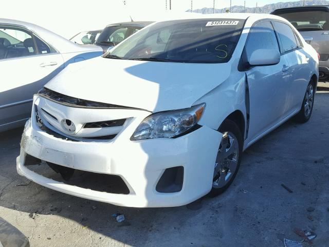 5YFBU4EE3CP047591 - 2012 TOYOTA COROLLA BA WHITE photo 2