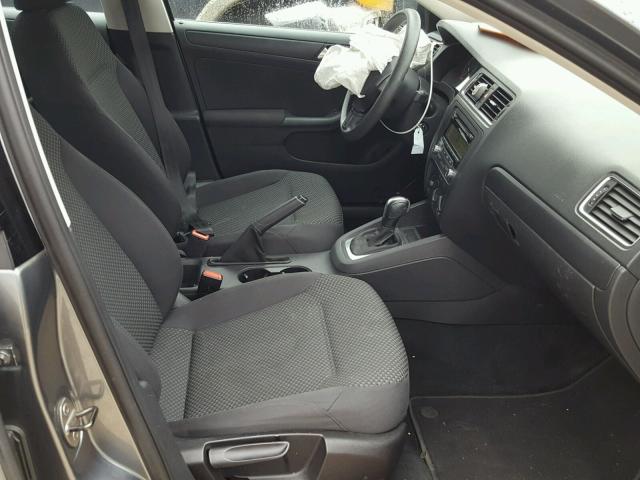 3VW2K7AJ0BM060229 - 2011 VOLKSWAGEN JETTA BASE GRAY photo 5