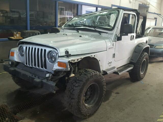 1J4FA49S25P383628 - 2005 JEEP WRANGLER / GRAY photo 2