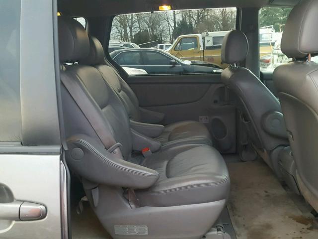 5TDBA22C35S046130 - 2005 TOYOTA SIENNA XLE GRAY photo 6