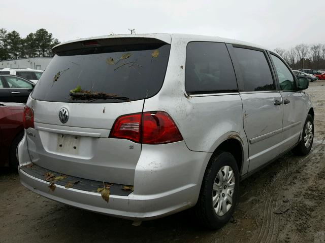 2V4RW4D19AR359926 - 2010 VOLKSWAGEN ROUTAN S SILVER photo 4