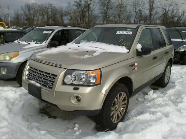 SALFP24N88H042770 - 2008 LAND ROVER LR2 SE GOLD photo 2