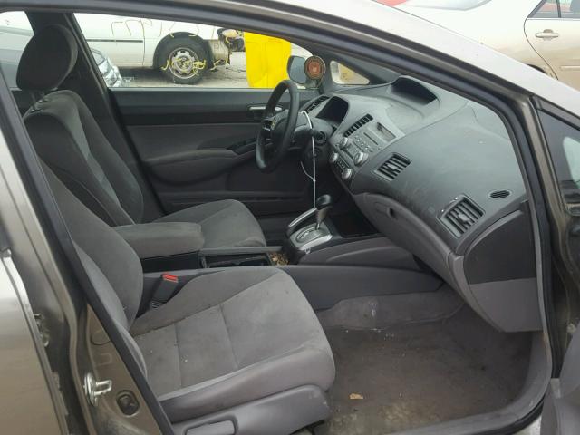 1HGFA16506L109910 - 2006 HONDA CIVIC LX GRAY photo 5