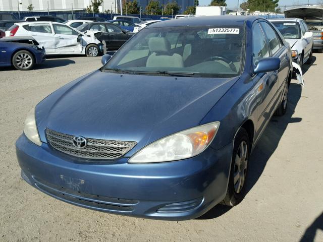 4T1BE32K13U655495 - 2003 TOYOTA CAMRY LE BLUE photo 2