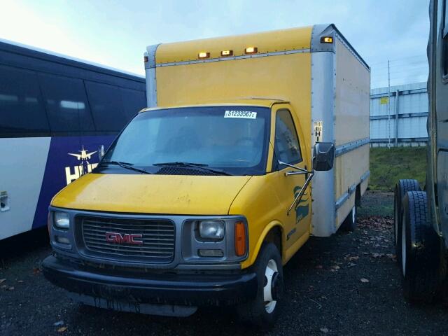 1GDHG31R521901693 - 2002 GMC SAVANA CUT YELLOW photo 2