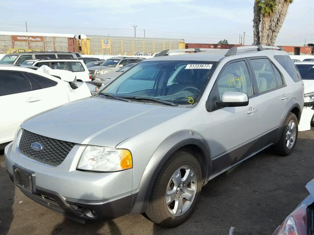 1FMZK02175GA50962 - 2005 FORD FREESTYLE SILVER photo 2