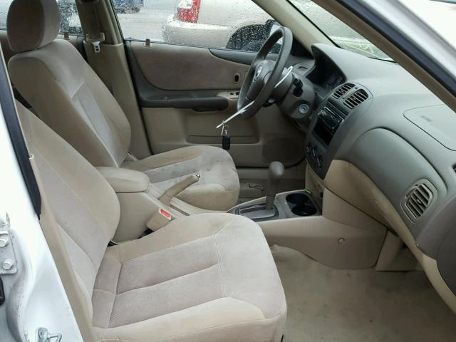 JM1BJ225830215933 - 2003 MAZDA PROTEGE DX WHITE photo 5