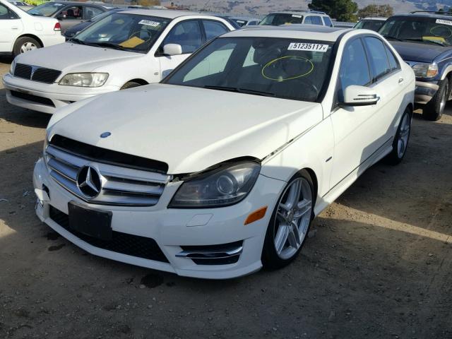 WDDGF4HBXCA640540 - 2012 MERCEDES-BENZ C 250 WHITE photo 2