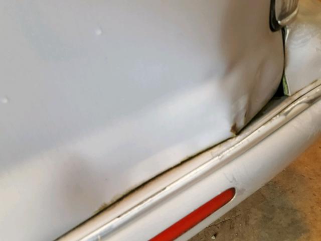 2C3ED46F8RH625711 - 1994 CHRYSLER NEW YORKER 银色 照片 9