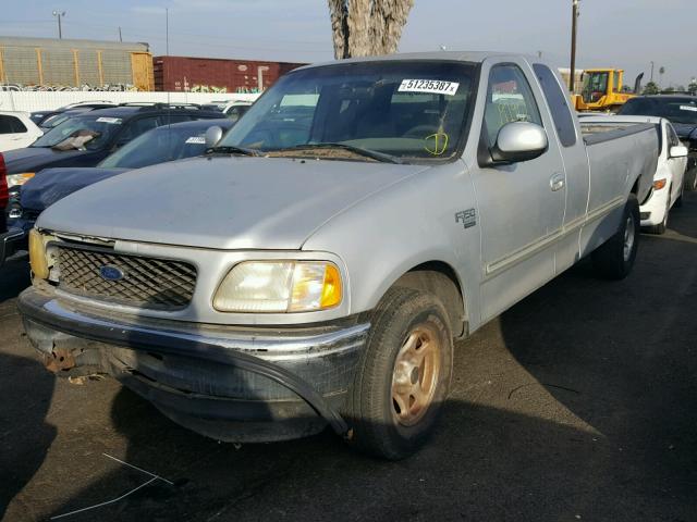 1FTZX1760WNB09279 - 1998 FORD F150 SILVER photo 2