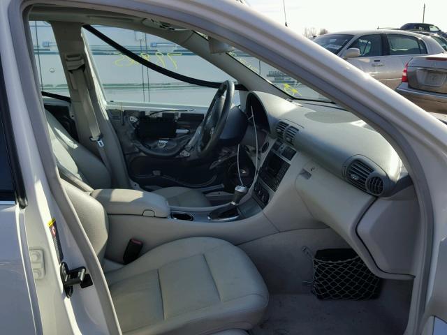 WDBRF40J75F554158 - 2005 MERCEDES-BENZ C 230K SPO WHITE photo 5
