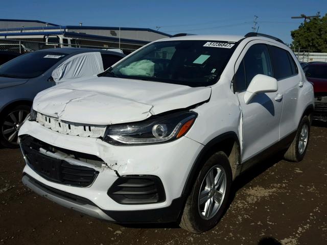 3GNCJPSB5HL181636 - 2017 CHEVROLET TRAX 1LT WHITE photo 2