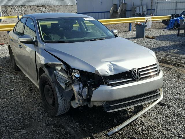 1VWAP7A38DC056433 - 2013 VOLKSWAGEN PASSAT S ვერცხლისფერი ფოტო 1