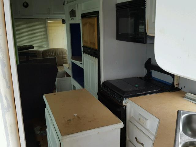 4YDF3632931480889 - 2003 OTHR MOTORHOME WHITE photo 5