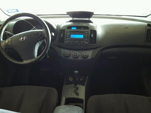 KMHDU46DX8U335189 - 2008 HYUNDAI ELANTRA GL RED photo 9