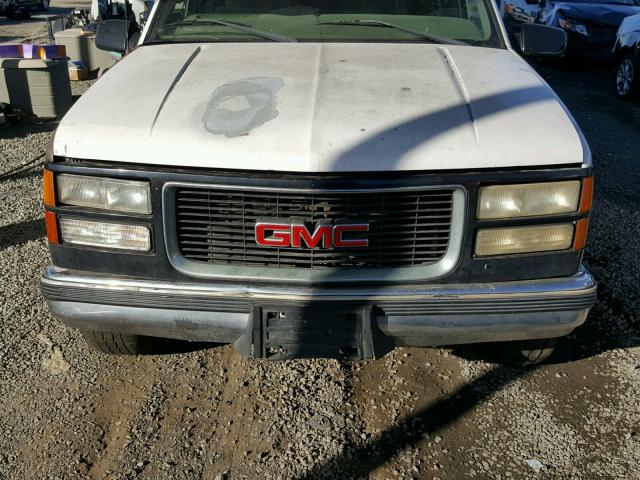 1GTGC23R9YF404807 - 2000 GMC SIERRA C25 WHITE photo 7