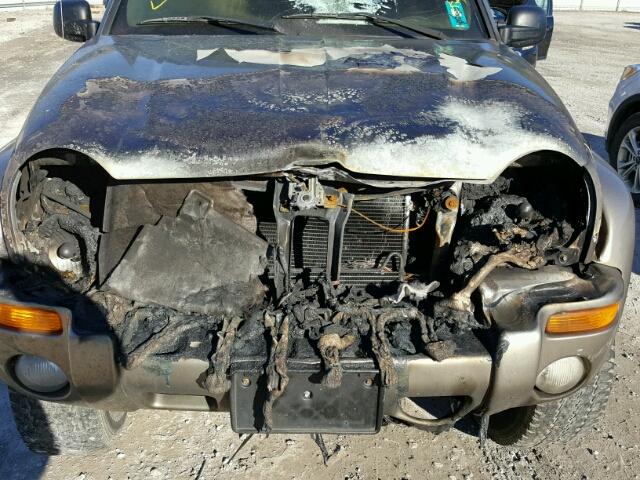 1J4GL58K64W141130 - 2004 JEEP LIBERTY LI GOLD photo 7