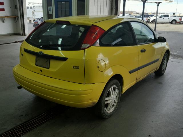 3FAFP31393R172361 - 2003 FORD FOCUS ZX3 YELLOW photo 4