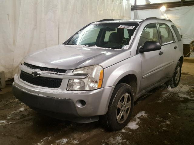 2CNDL13F166189199 - 2006 CHEVROLET EQUINOX LS SILVER photo 2