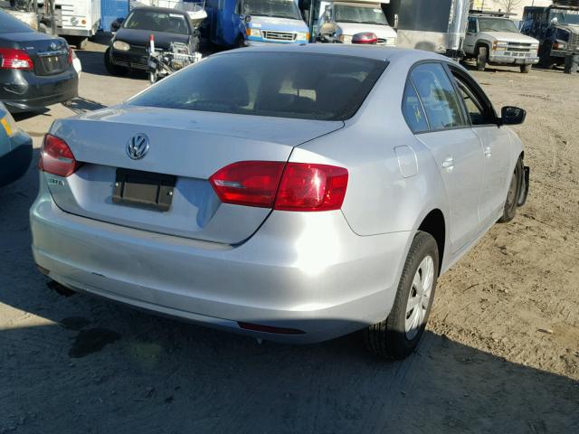 3VW2K7AJ0DM312032 - 2013 VOLKSWAGEN JETTA BASE SILVER photo 4