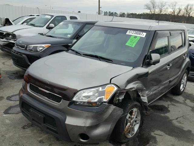 KNDJT2A28B7312178 - 2011 KIA SOUL + GRAY photo 2