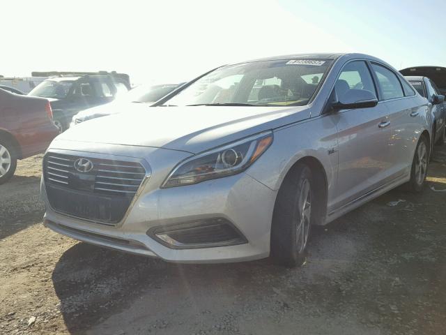 KMHE34L12HA044978 - 2017 HYUNDAI SONATA HYB SILVER photo 2