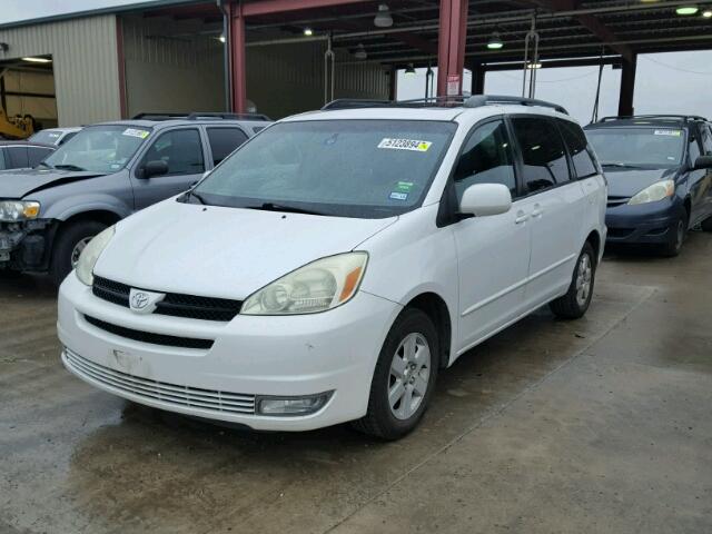 5TDZA22C74S180264 - 2004 TOYOTA SIENNA XLE WHITE photo 2