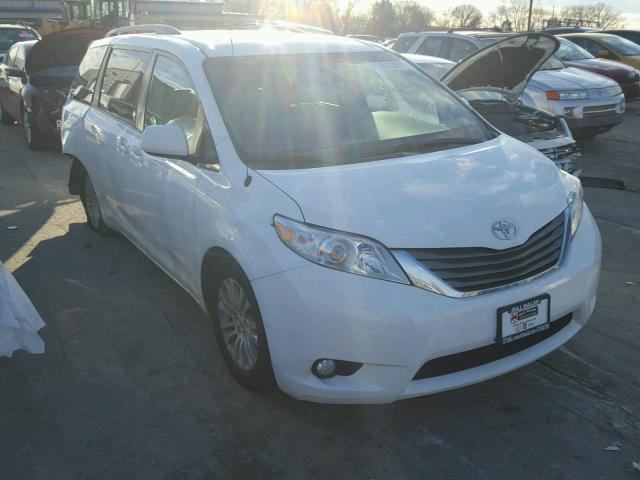 5TDYK3DCXDS357563 - 2013 TOYOTA SIENNA XLE WHITE photo 1